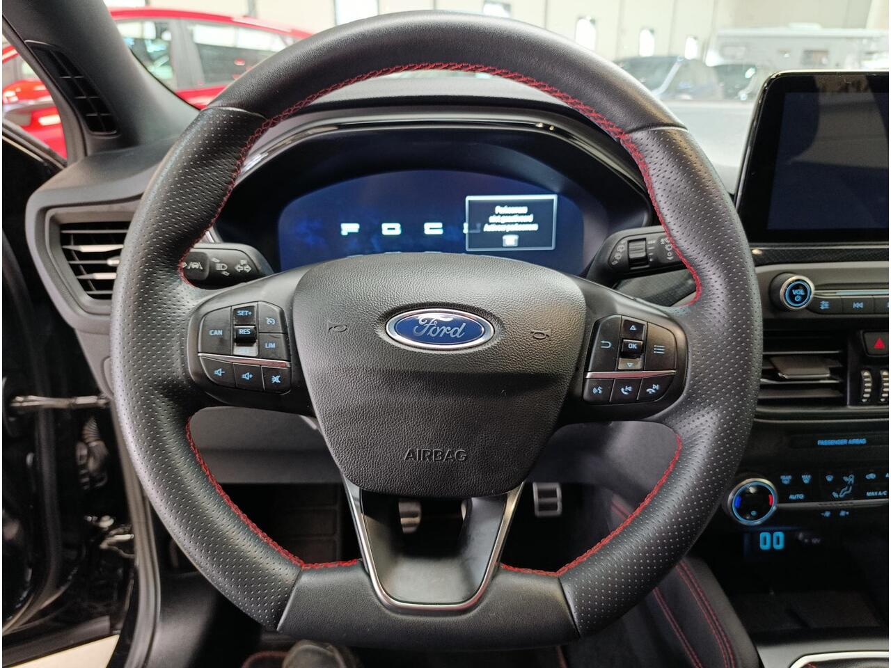 Ford FOCUS 1.0 EcoBoost Hybrid ST Line X Business Af neembare trekhaak | Pdc | Keyless | Navigatie