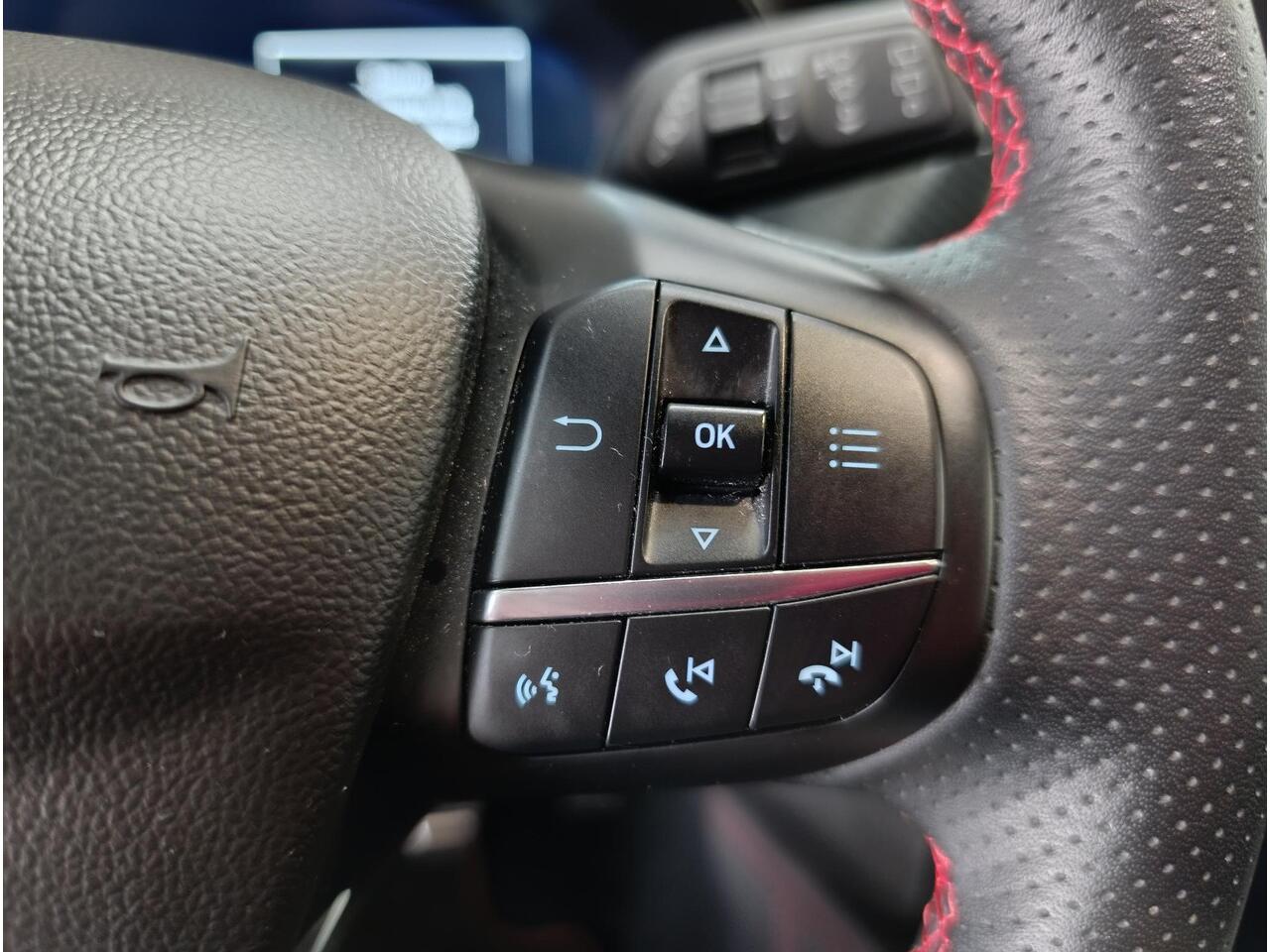 Ford FOCUS 1.0 EcoBoost Hybrid ST Line X Business Af neembare trekhaak | Pdc | Keyless | Navigatie