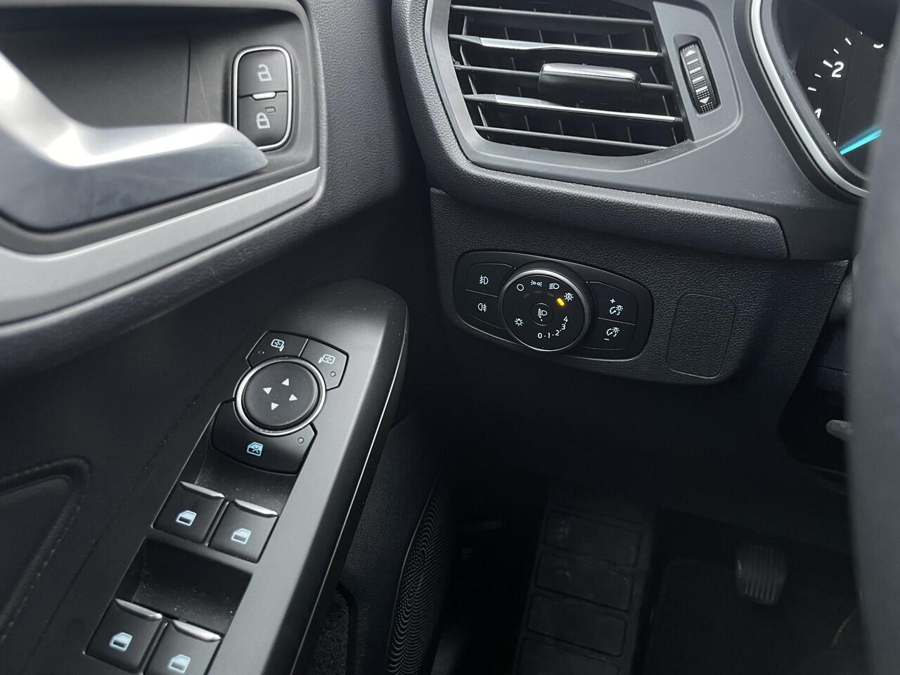 Ford FOCUS Wagon 1.0 EcoBoost Hybrid Trend Edition Business Trekhaak, Apple carplay, camera