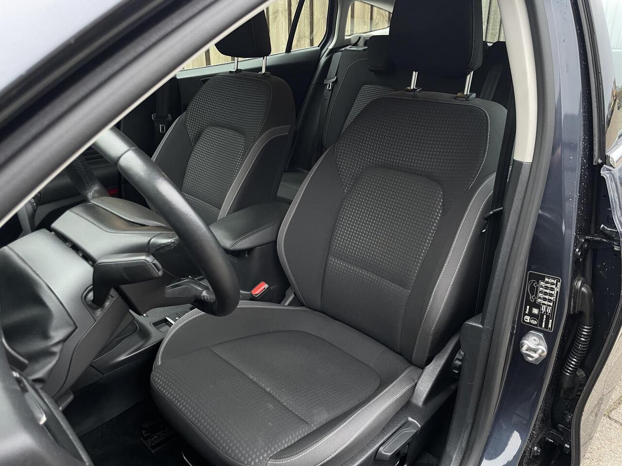 Ford FOCUS Wagon 1.0 EcoBoost Hybrid Trend Edition Business Trekhaak, Apple carplay, camera