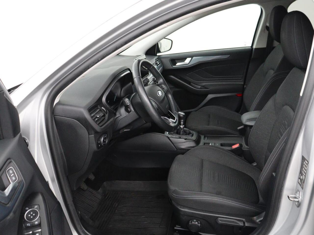 Ford FOCUS 1.0 EcoBoost Hybrid Active | Stoelverwarming | Trekhaak | Camera | Stuurverwarming | Carplay | Keyless | Full LED | Navigatie | Parkeerhulp | Climate control | Cruise control