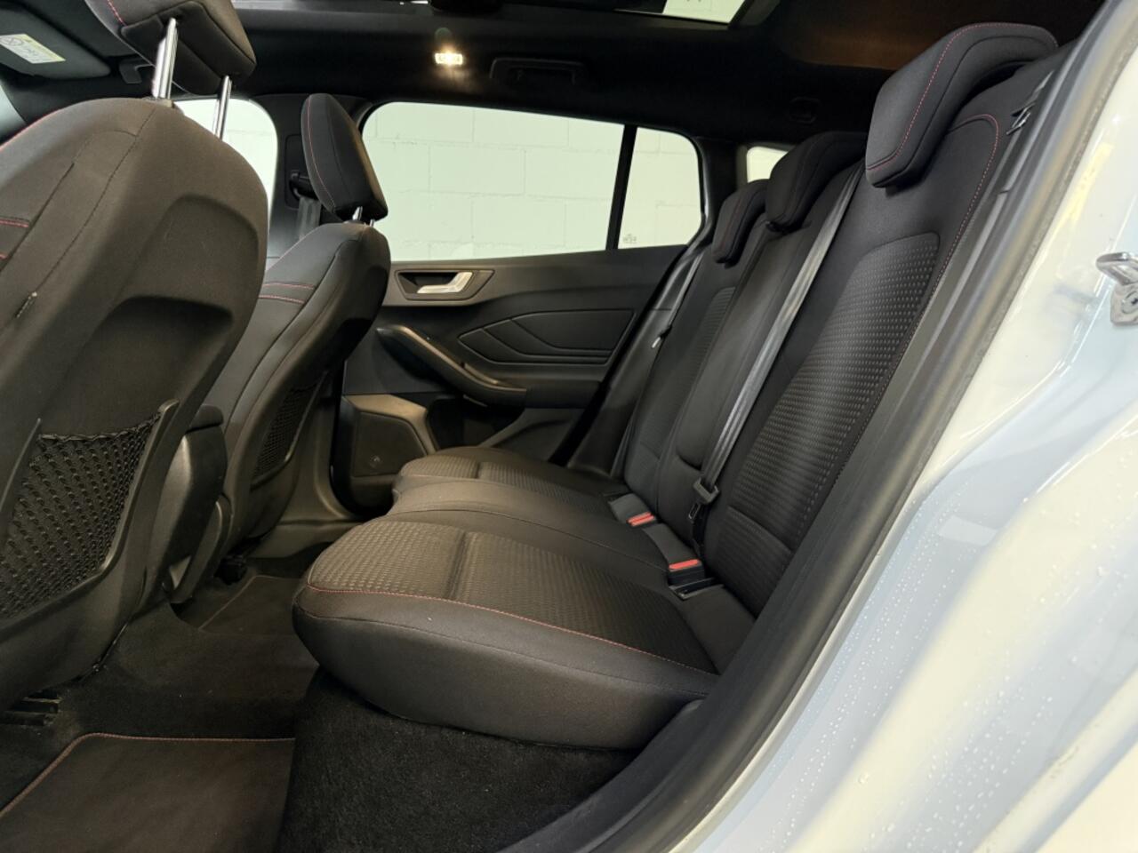 Ford FOCUS Wagon 1.0 EBH ST*Pano*Stoel/stuurverwarming*Camera*Dodehoek*