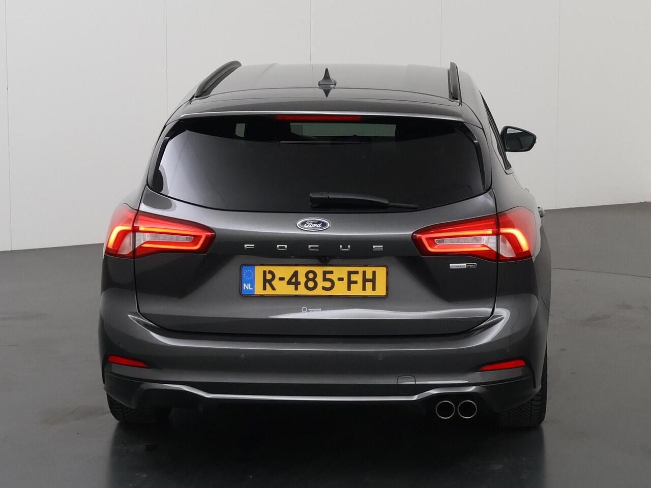 Ford FOCUS Wagon 1.0 EcoBoost Hybrid ST Line X Business | Winterpakket | Full Led Koplampen | Head-Up | Parkeercamera | Navigatie | Climate Control |