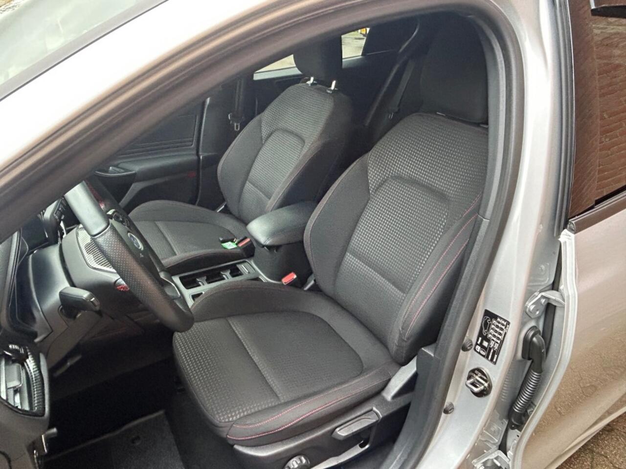 Ford FOCUS 1.0 ECOBOOST HYBRIDE 155 PK ST-LINE SUPERRR DIKKK