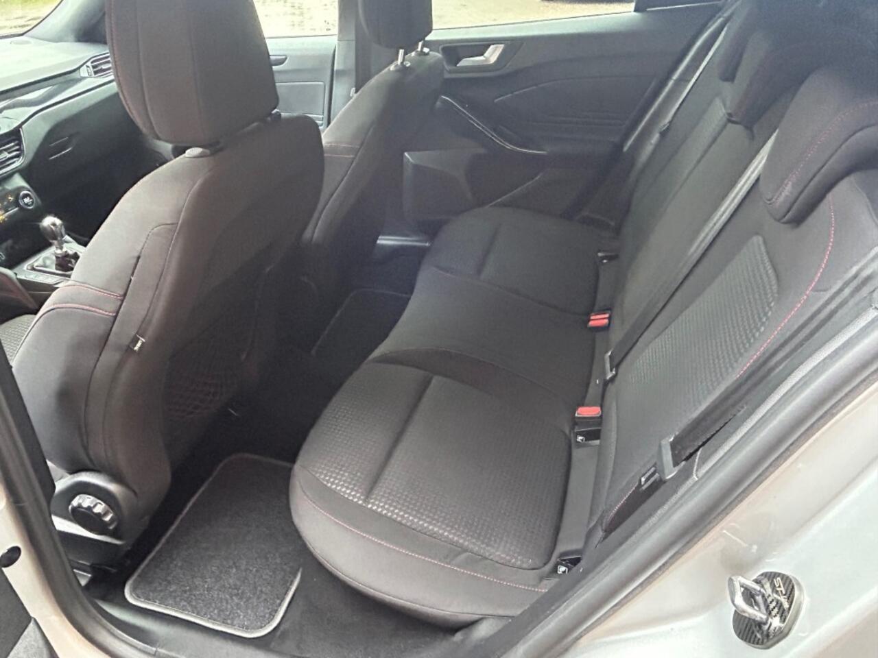 Ford FOCUS 1.0 ECOBOOST HYBRIDE 155 PK ST-LINE SUPERRR DIKKK