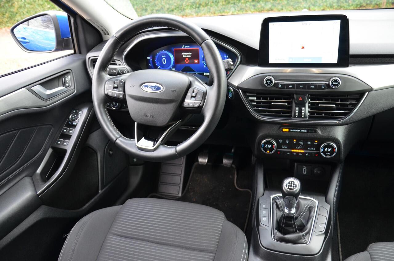 Ford FOCUS Wagon 1.0 EcoBoost Hybrid Titanium X Business Navi/Pdc/Ecc/Achteruitrijcamera/Stuur Ruit&Stoelverwarming/Led/Rijstrooksensor met correctie/Elektrisch bedienbare achterklep met sensorsturing