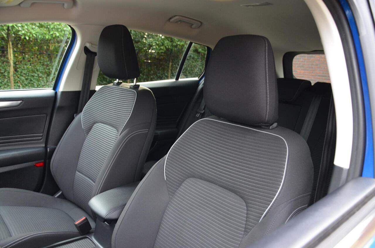 Ford FOCUS Wagon 1.0 EcoBoost Hybrid Titanium X Business Navi/Pdc/Ecc/Achteruitrijcamera/Stuur Ruit&Stoelverwarming/Led/Rijstrooksensor met correctie/Elektrisch bedienbare achterklep met sensorsturing