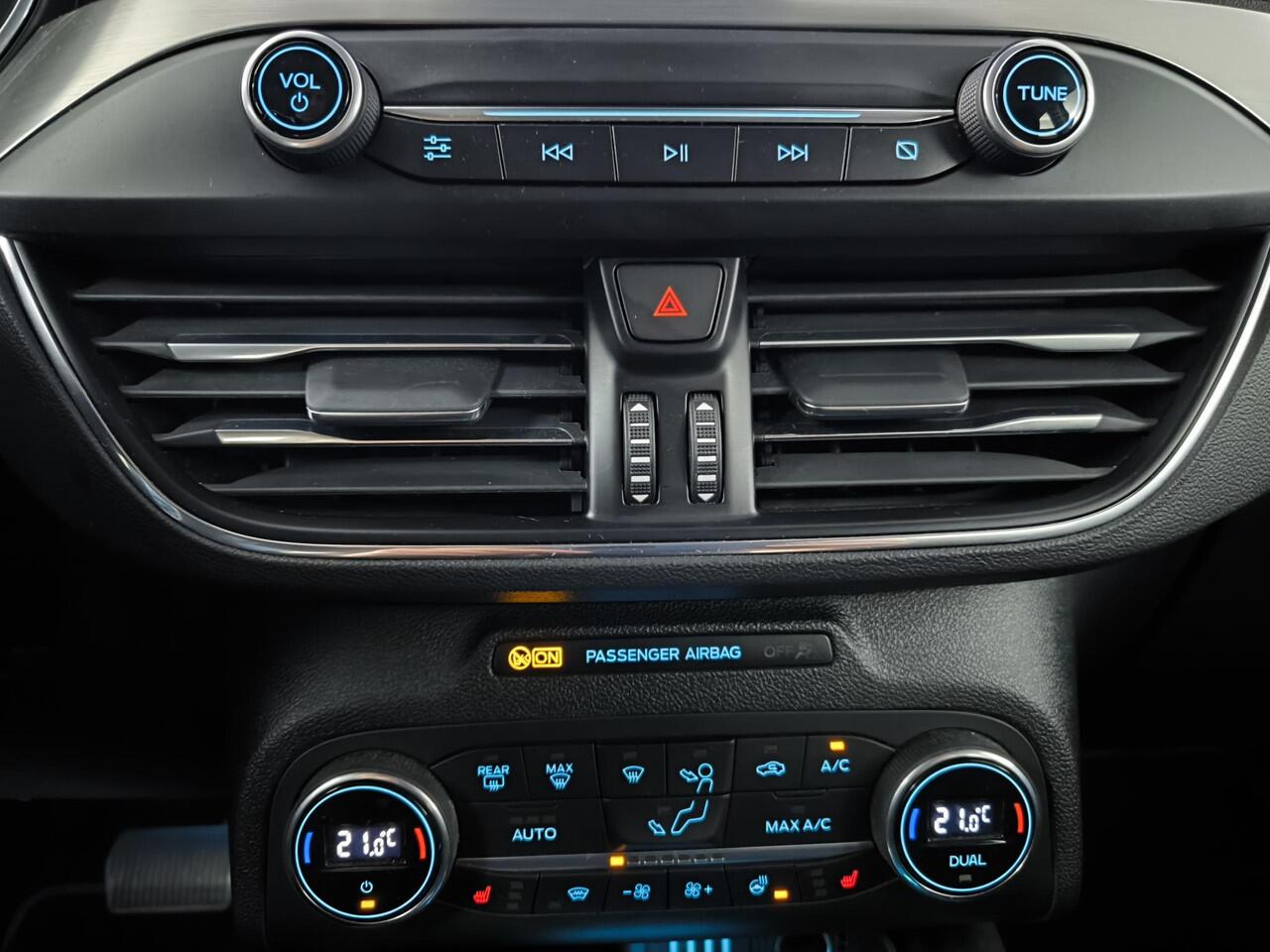 Ford FOCUS Wagon 1.0 EcoBoost Titanium X Business Voorruit verwarming + Stuurwielverwarming | Achterruitrij Camera | Adaptieve Cruise control