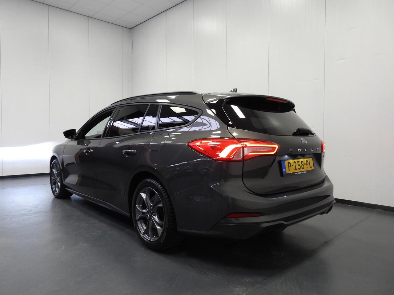 Ford FOCUS Wagon 1.0 EcoBoost ST Line Business NAVI/CAMERA/CLIMA/HEAD-UP/LED/17"LMV!