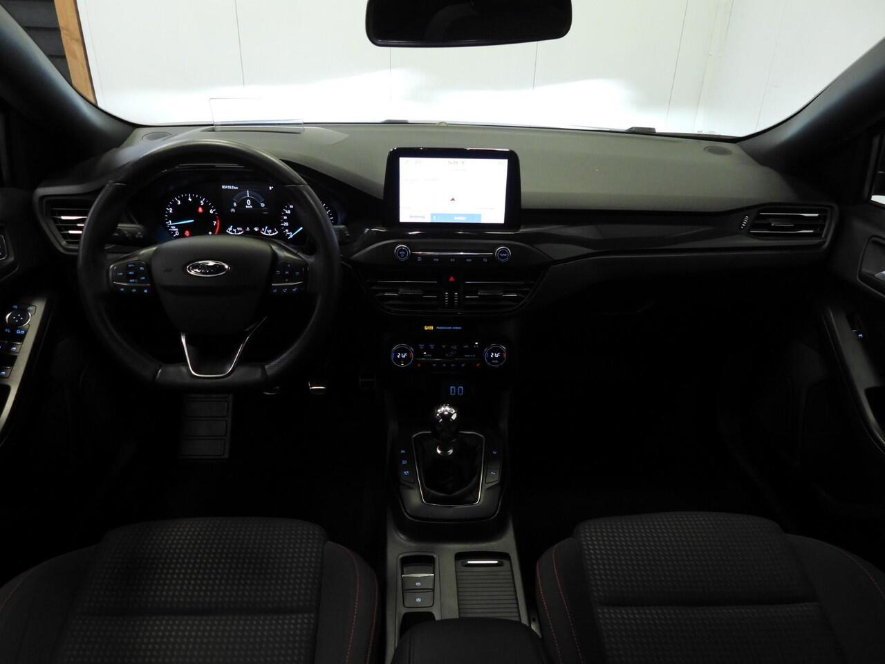 Ford FOCUS Wagon 1.0 EcoBoost ST Line Business NAVI/CAMERA/CLIMA/HEAD-UP/LED/17"LMV!