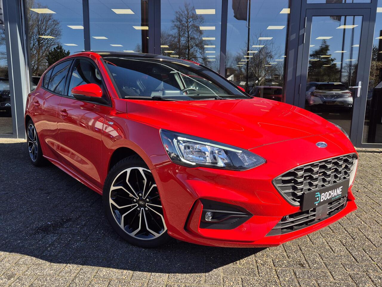Ford FOCUS 1.0 EcoBoost Hybrid ST Line X Business | Panoramadak | Afneembare trekhaak | Navigatie |