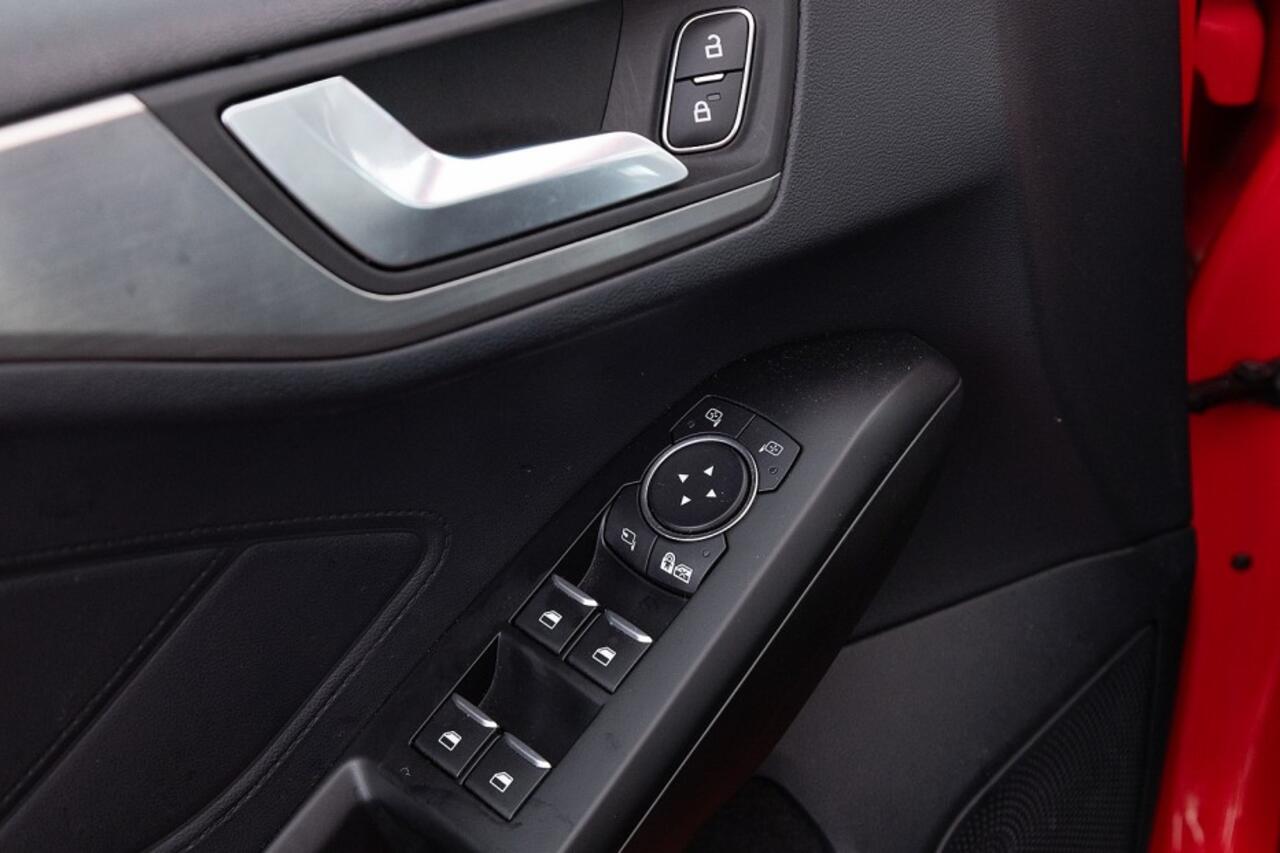 Ford FOCUS 1.0 EcoBoost Hybrid Titanium X Business | ECC | NAVI ? 1e Eigenaar .