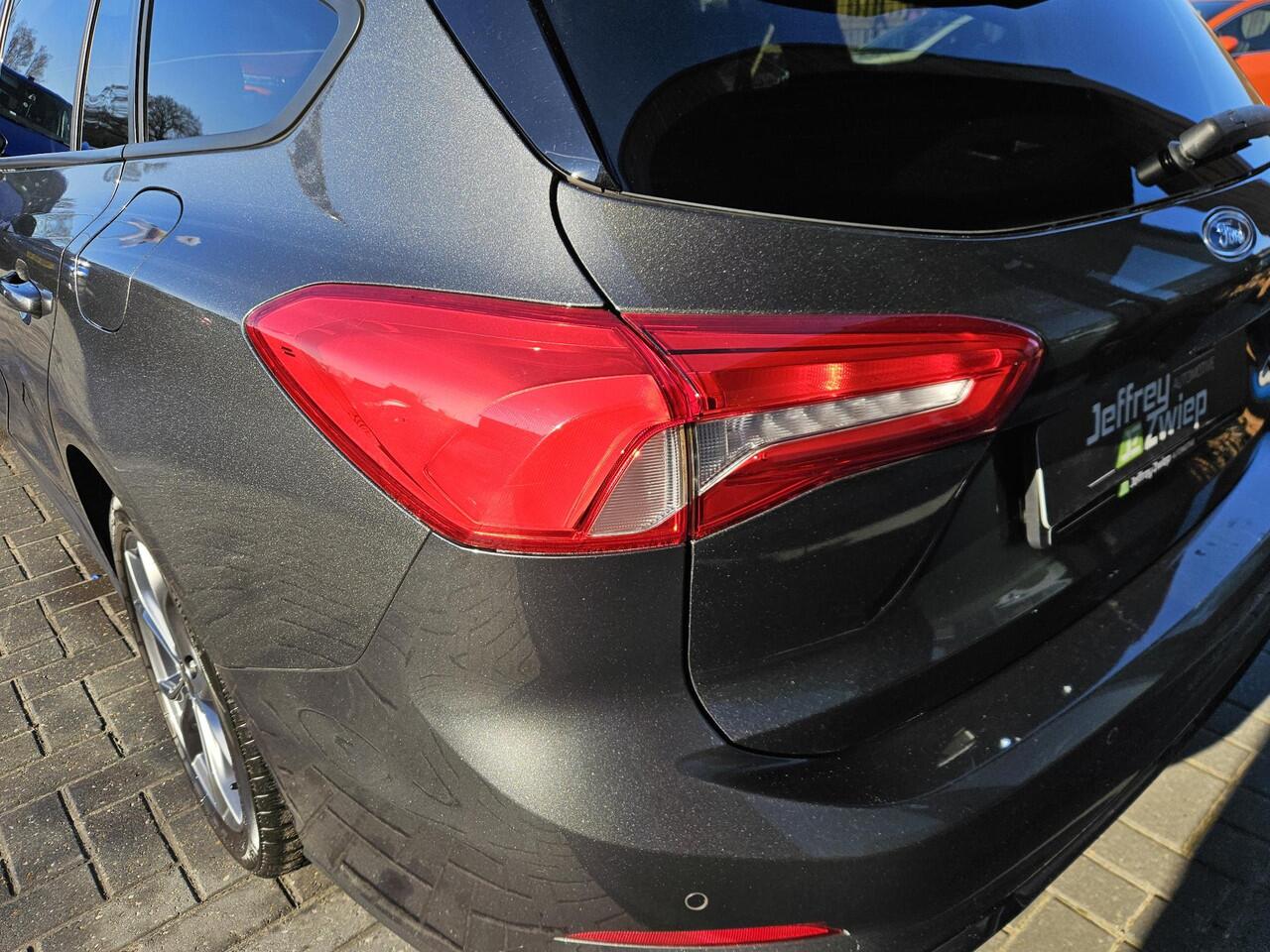 Ford FOCUS Wagon 1.0 EcoBoost Hybrid ST Line X Business led. camera.