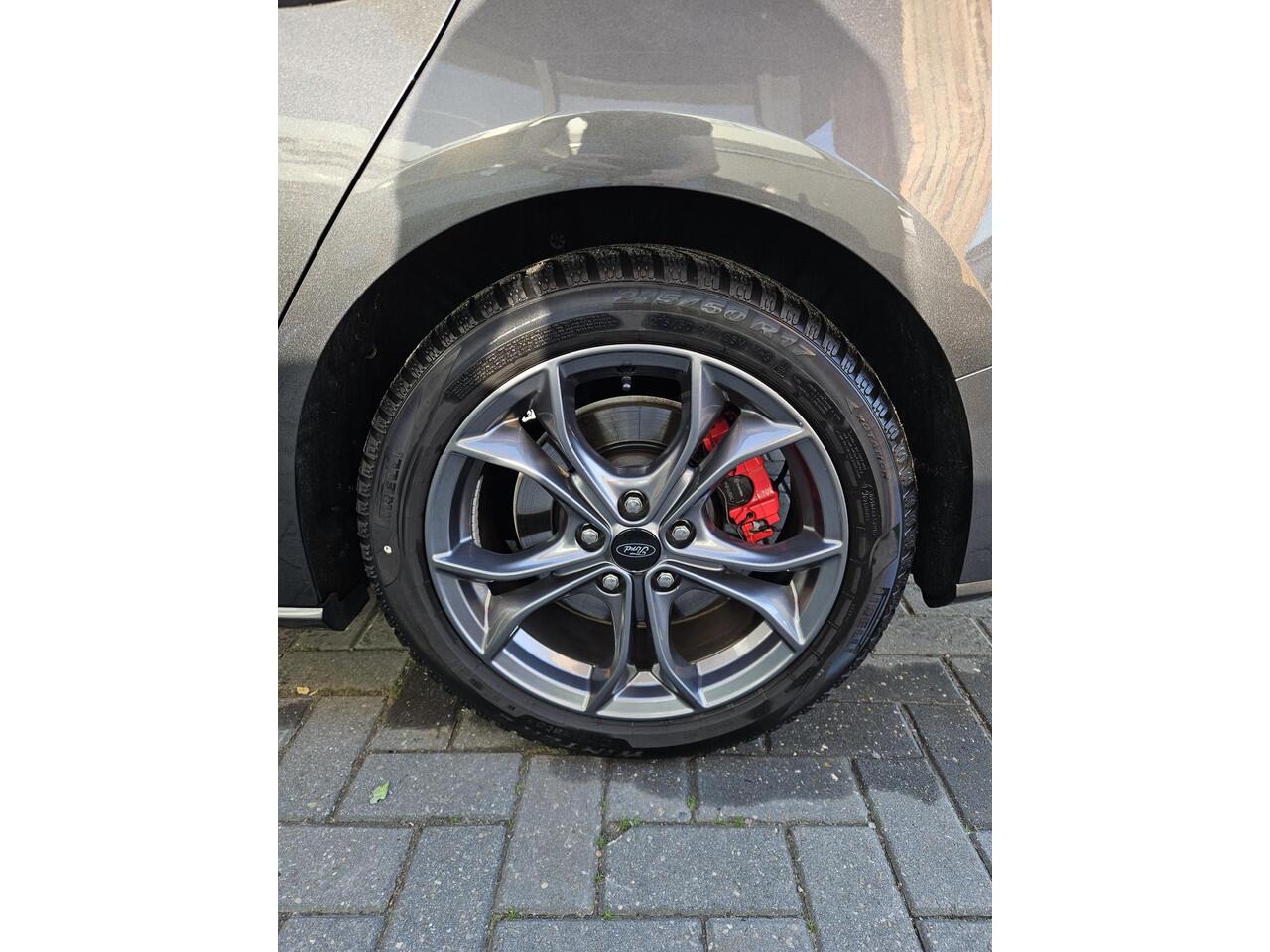 Ford FOCUS Wagon 1.0 EcoBoost Hybrid ST Line X Business led. camera.