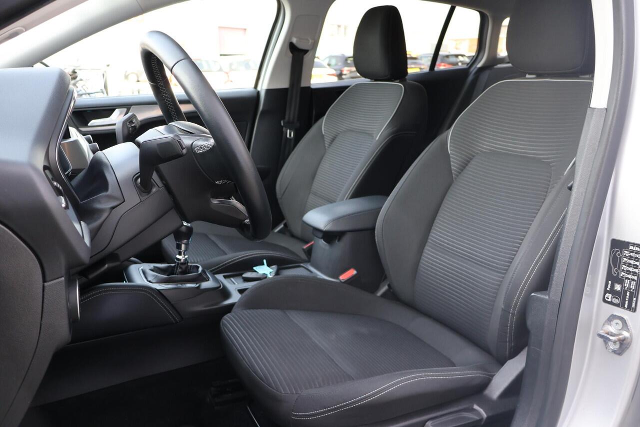 Ford FOCUS Wagon 1.0 Titanium X Business 1e Eigenaar | Volledig Onderh | NAP | BTW | AF Trekhaak | Camera | Elek Klep | Navi | Carplay | Cruise | Keyless | Full LED | Start/Stop | Hill-Hold | Bots | PDC