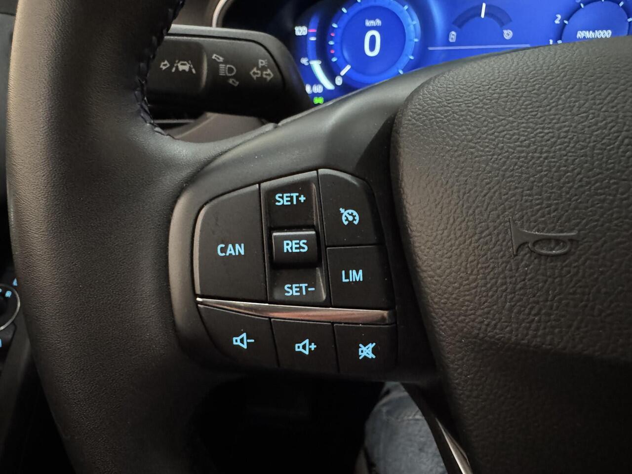 Ford FOCUS 155pk EcoBoost Hybrid Titanium X Groot Sync-4 Navi Camera Winter pack Privacy glass 5drs