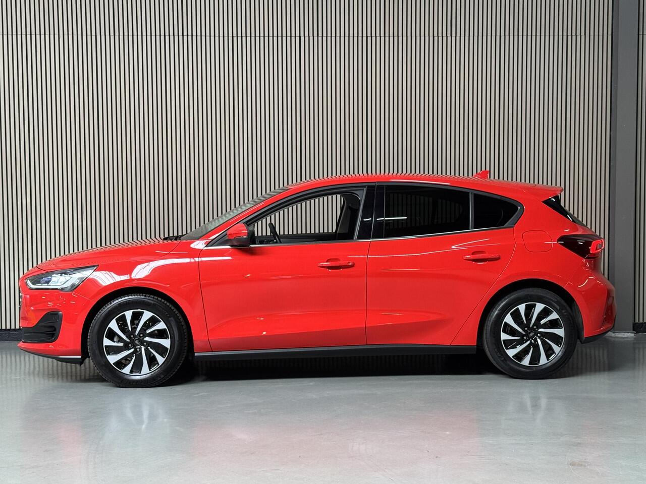 Ford FOCUS 155pk EcoBoost Hybrid Titanium X Groot Sync-4 Navi Camera Winter pack Privacy glass 5drs