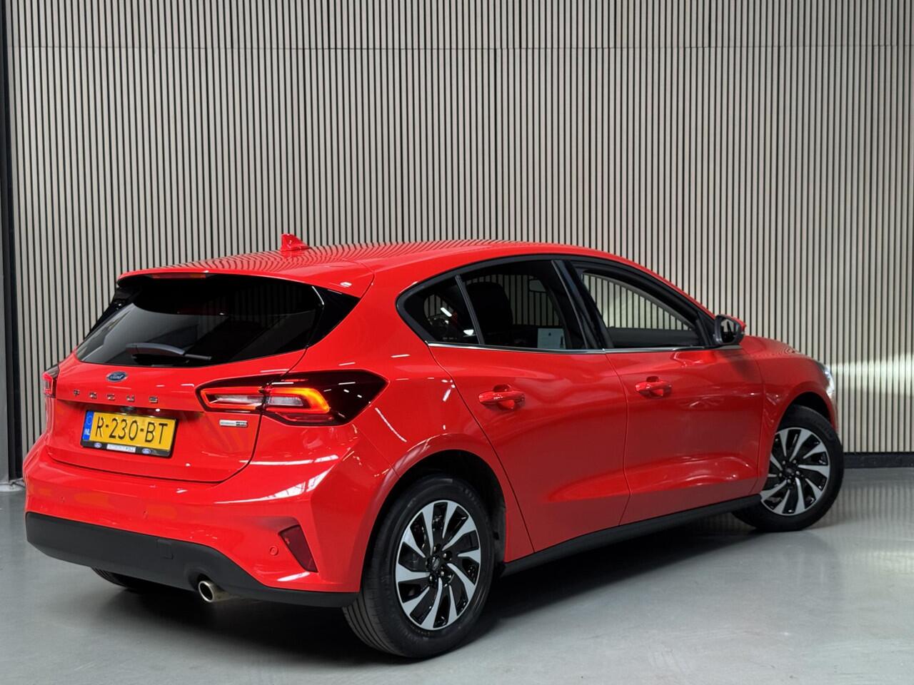 Ford FOCUS 155pk EcoBoost Hybrid Titanium X Groot Sync-4 Navi Camera Winter pack Privacy glass 5drs