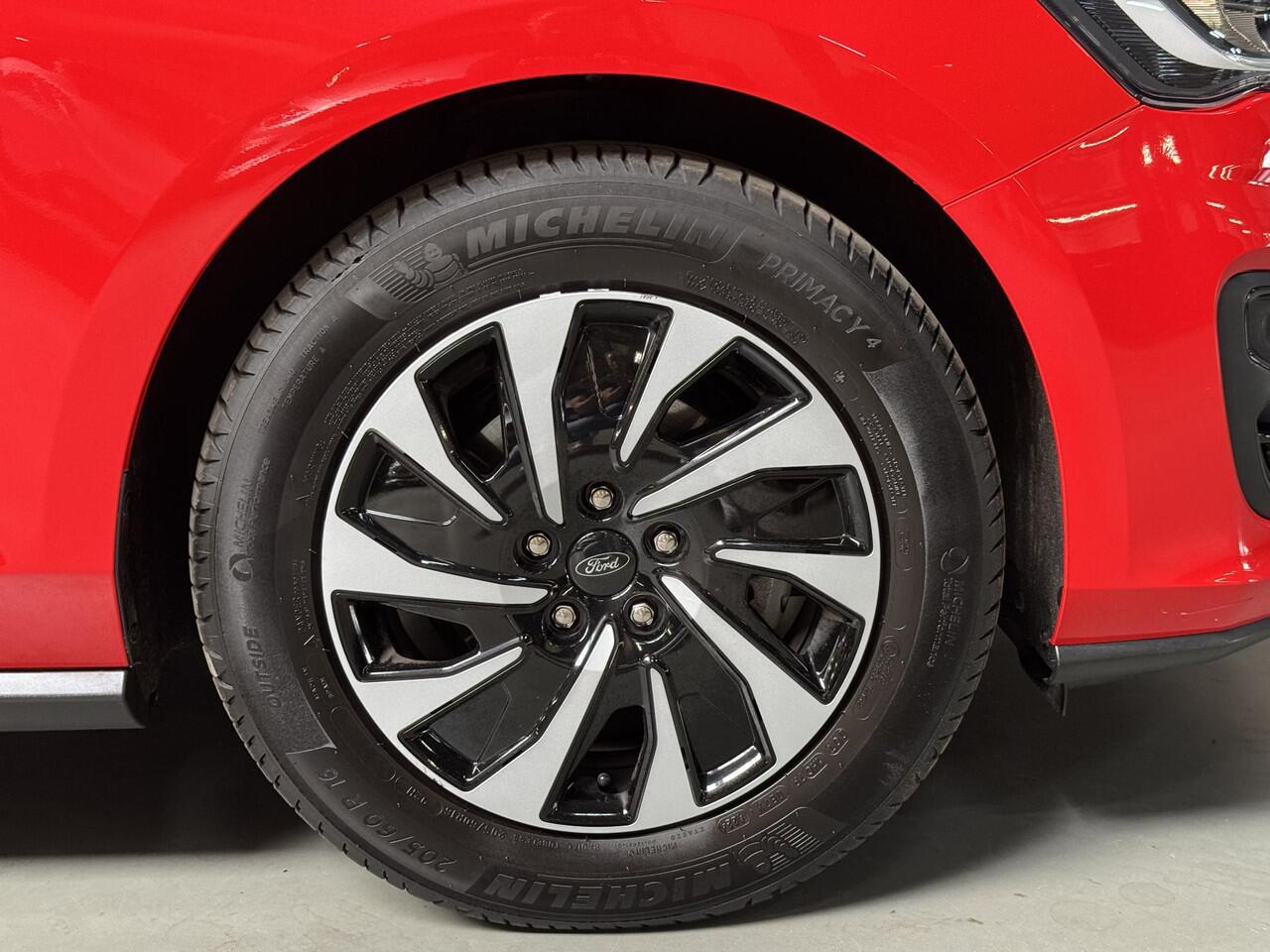 Ford FOCUS 155pk EcoBoost Hybrid Titanium X Groot Sync-4 Navi Camera Winter pack Privacy glass 5drs