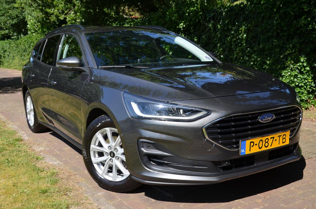 Ford FOCUS Wagon 1.0 EcoBoost Connected Navi/Pdc/Ecc/Stoel,ruit en stuurverwarming/Cr-Controle/Privacy-Glass/16-Inch Lmv/Achteruitrijcamera/Trekhaak