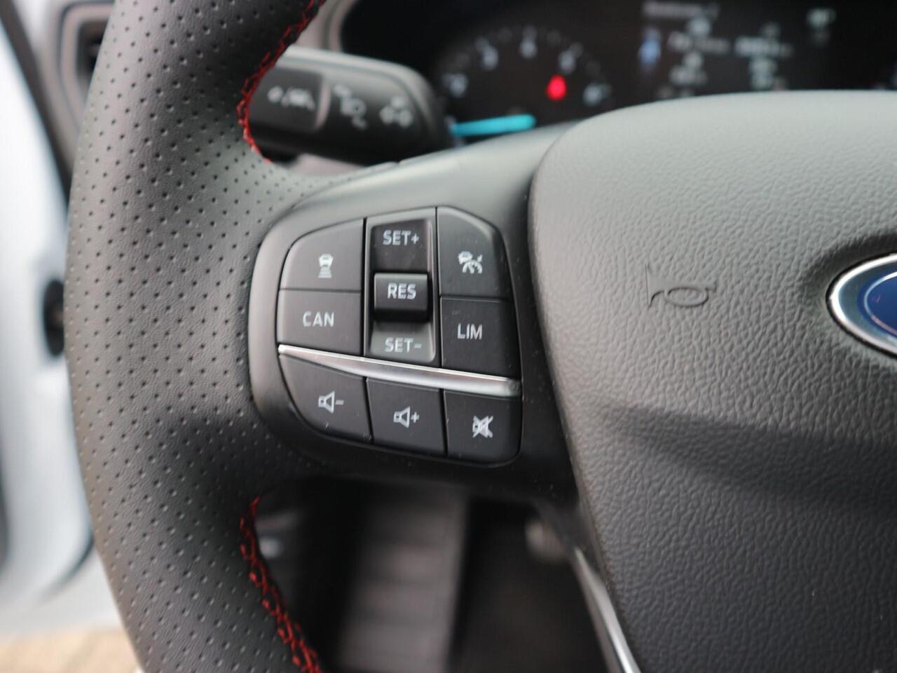 Ford FOCUS Wagon 1.0 EcoBoost Hybrid ST Line Business 125pk Met adaptieve Cruise Control, Camera, Winterpakket en BLIS