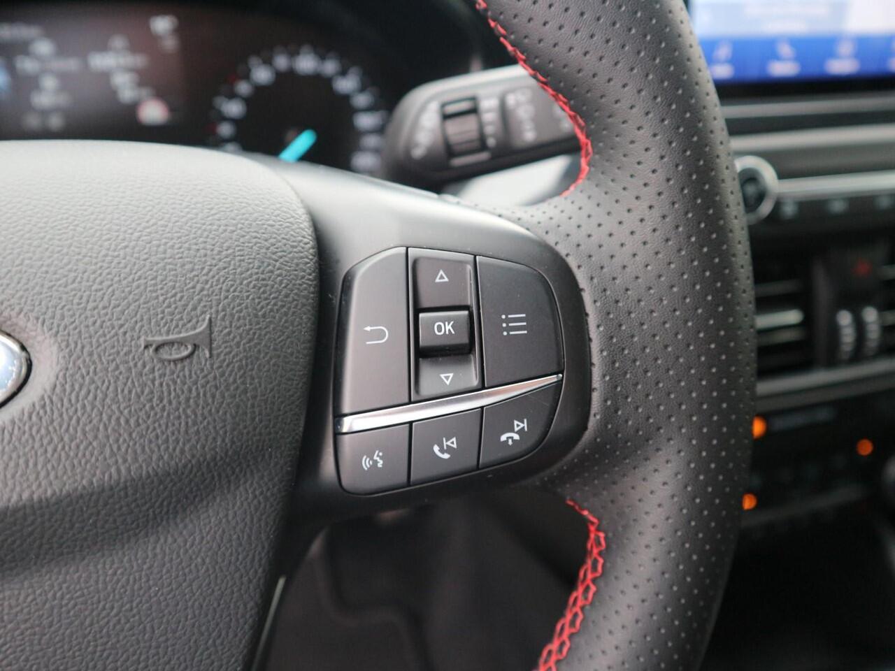 Ford FOCUS Wagon 1.0 EcoBoost Hybrid ST Line Business 125pk Met adaptieve Cruise Control, Camera, Winterpakket en BLIS