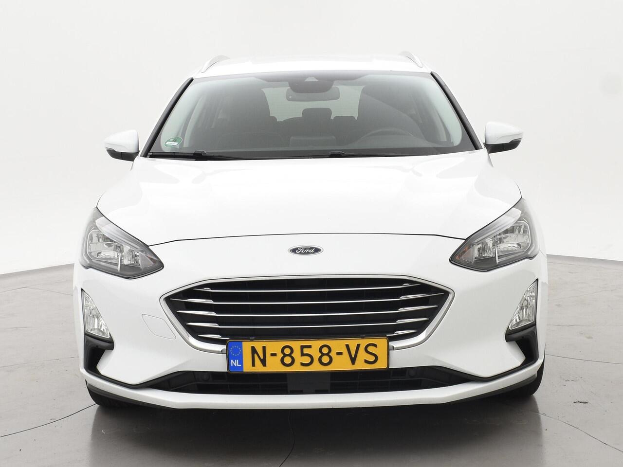 Ford FOCUS Wagon 1.0 E.B. AUTOMAAT TITANIUM X + ELEK. TREKHAAK | CAMERA | APPLE CARPLAY