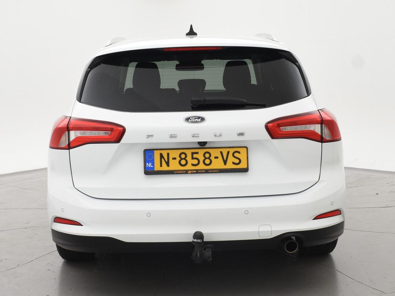 Ford FOCUS Wagon 1.0 E.B. AUTOMAAT TITANIUM X + ELEK. TREKHAAK | CAMERA | APPLE CARPLAY