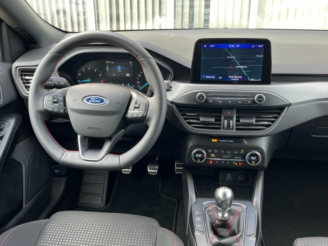 Ford FOCUS 1.0 Hybrid ST Line X 155 PK I Carplay I Stuur/Stoelver. I Camera