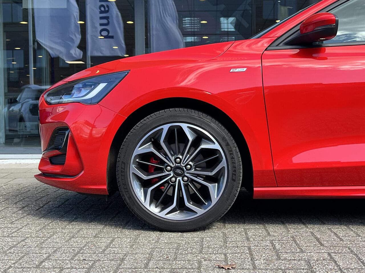 Ford FOCUS Wagon 1.0 EcoBoost Hybrid ST Line X 125pk | ZUID | Winterpakket | Panorama dak | Adaptieve cruise