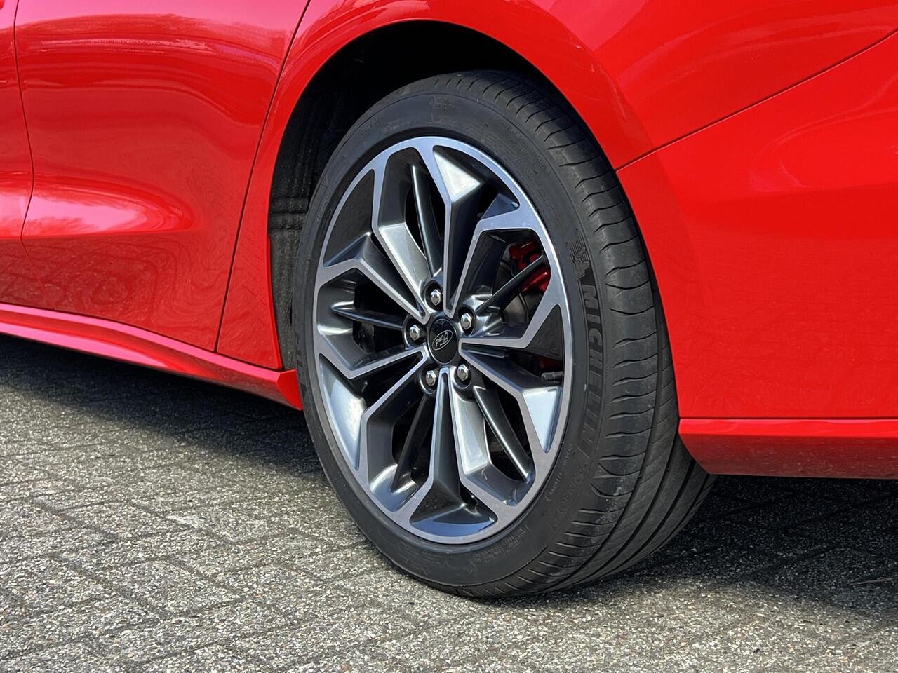 Ford FOCUS Wagon 1.0 EcoBoost Hybrid ST Line X 125pk | ZUID | Winterpakket | Panorama dak | Adaptieve cruise