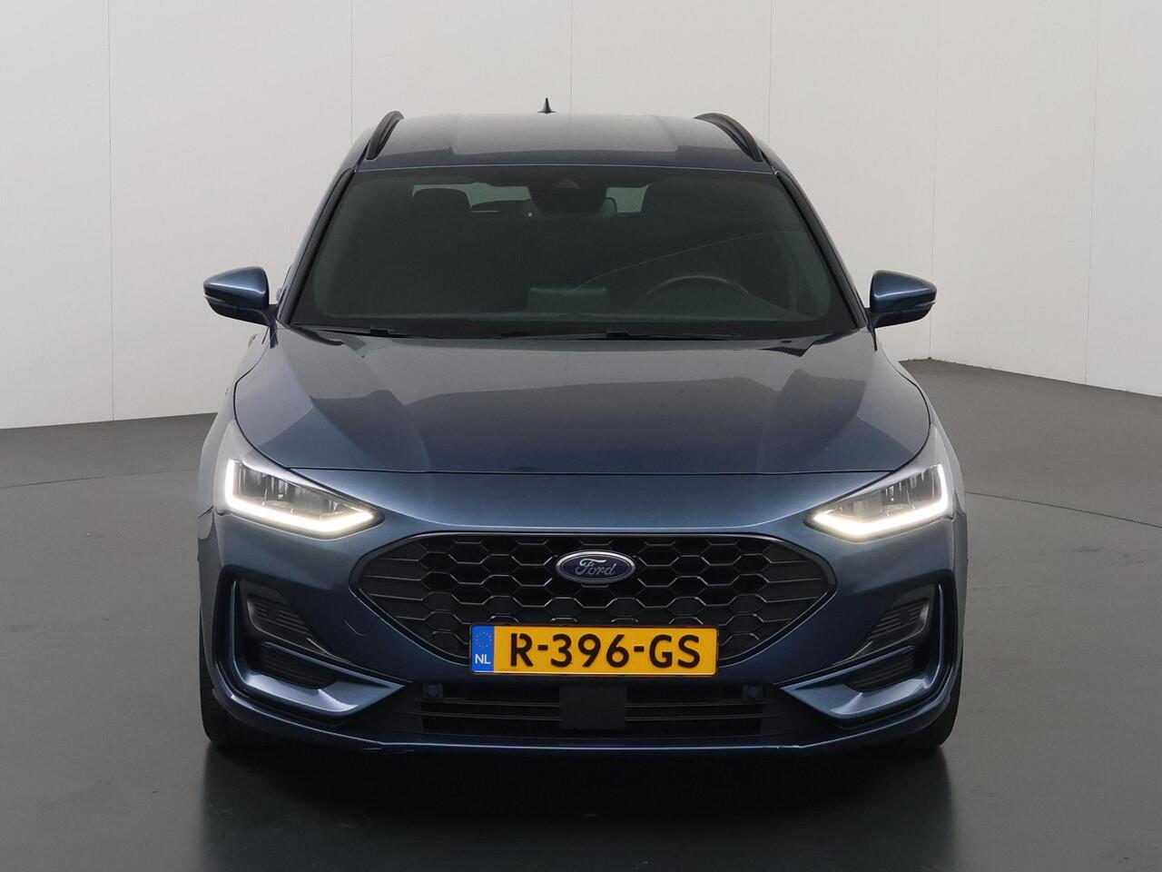 Ford FOCUS Wagon 1.0 EcoBoost Hybrid ST Line Style | Winterpakket | Parkeercamera | Navigatie |