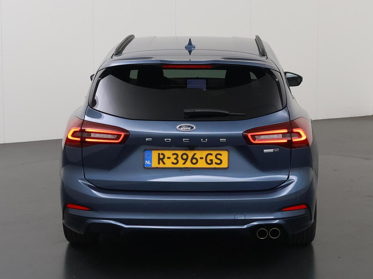 Ford FOCUS Wagon 1.0 EcoBoost Hybrid ST Line Style | Winterpakket | Parkeercamera | Navigatie |
