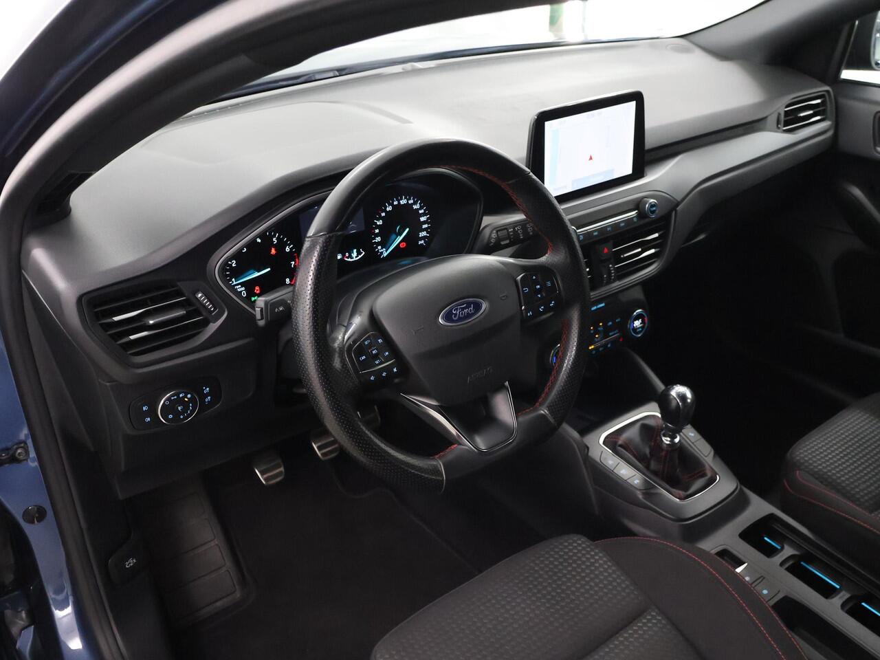 Ford FOCUS Wagon 1.0 EcoBoost Hybrid ST Line Style | Winterpakket | Parkeercamera | Navigatie |