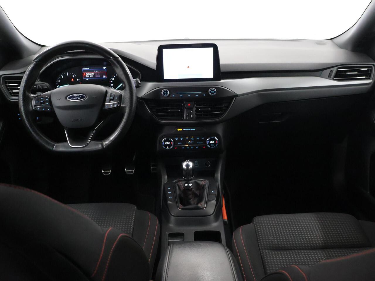 Ford FOCUS Wagon 1.0 EcoBoost Hybrid ST Line Style | Winterpakket | Parkeercamera | Navigatie |