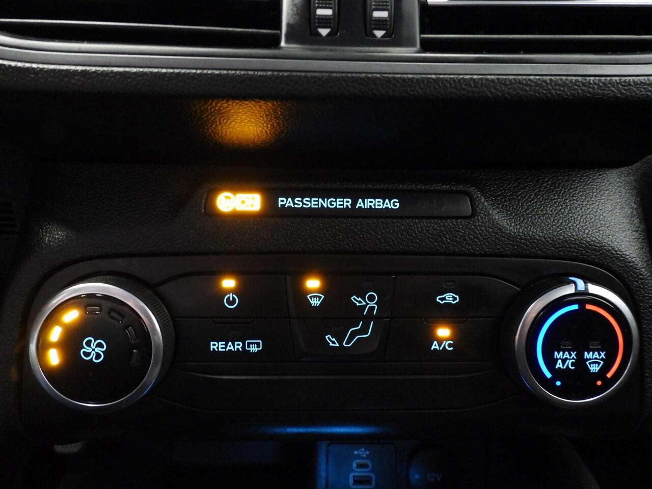 Ford FOCUS Wagon 1.0 EcoBoost Hybrid Connected NAVI/CRUISE/PDC/LED/16"LMV!