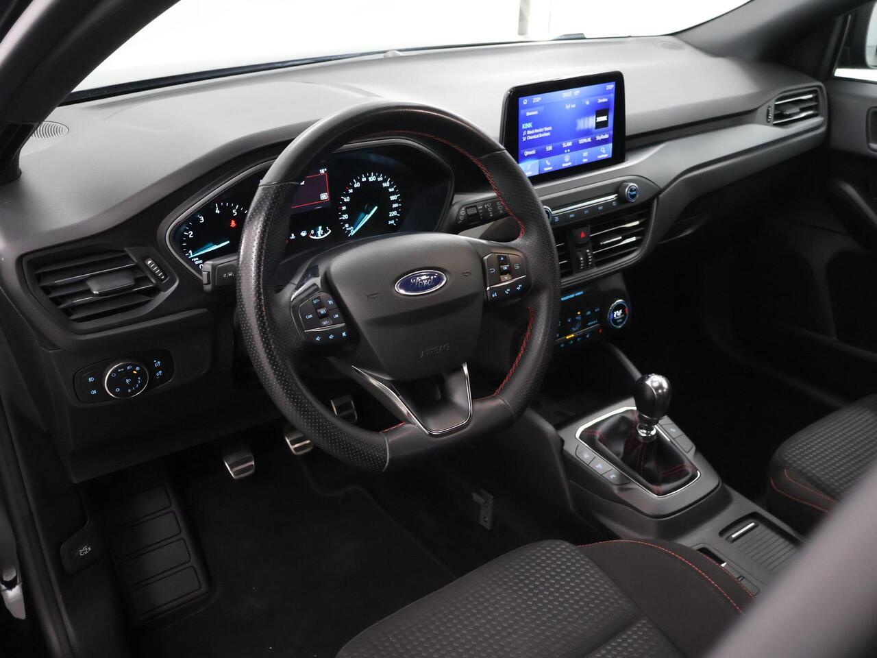 Ford FOCUS Wagon 1.0 EcoBoost Hybrid ST Line Style | Winterpakket | Parkeercamera | Navigatie | Climate Control |