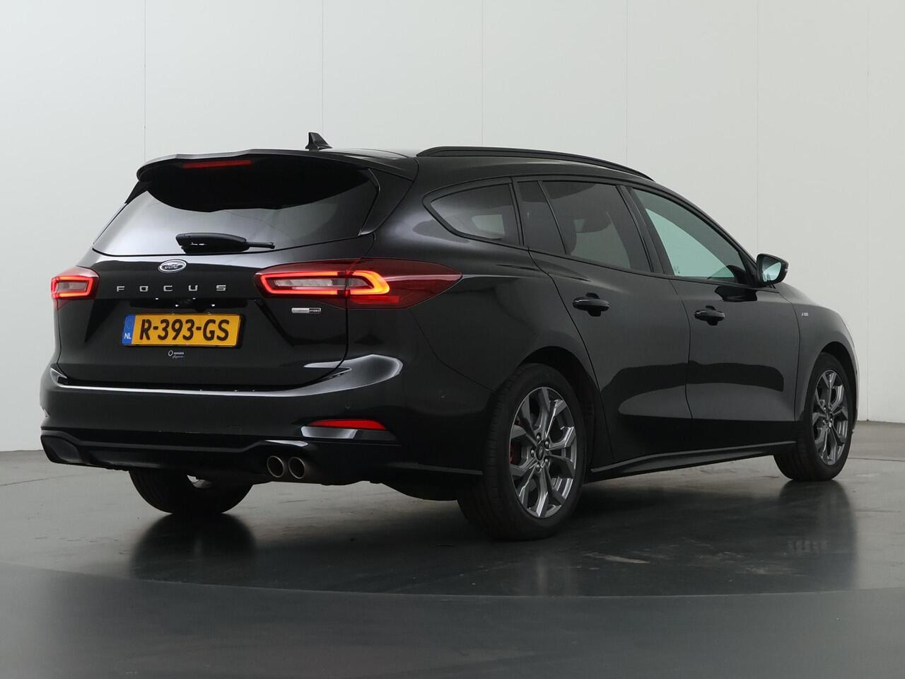 Ford FOCUS Wagon 1.0 EcoBoost Hybrid ST Line Style | Winterpakket | Parkeercamera | Navigatie | Climate Control |