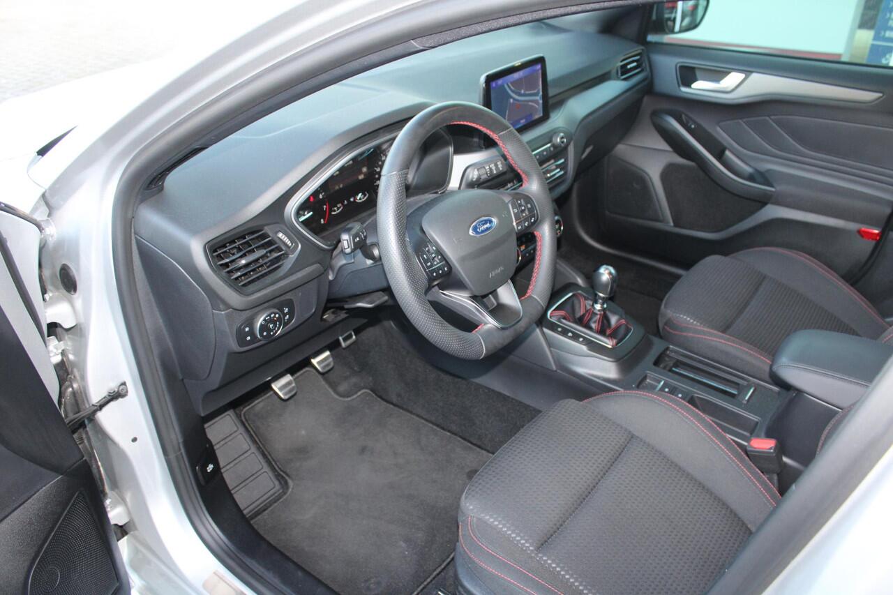 Ford FOCUS 1.0 EcoBoost 125 PK Hybrid ST Line | Winter Pack | Driver Assistance Pack | Climate Control | Privacy Glass | LED koplampen