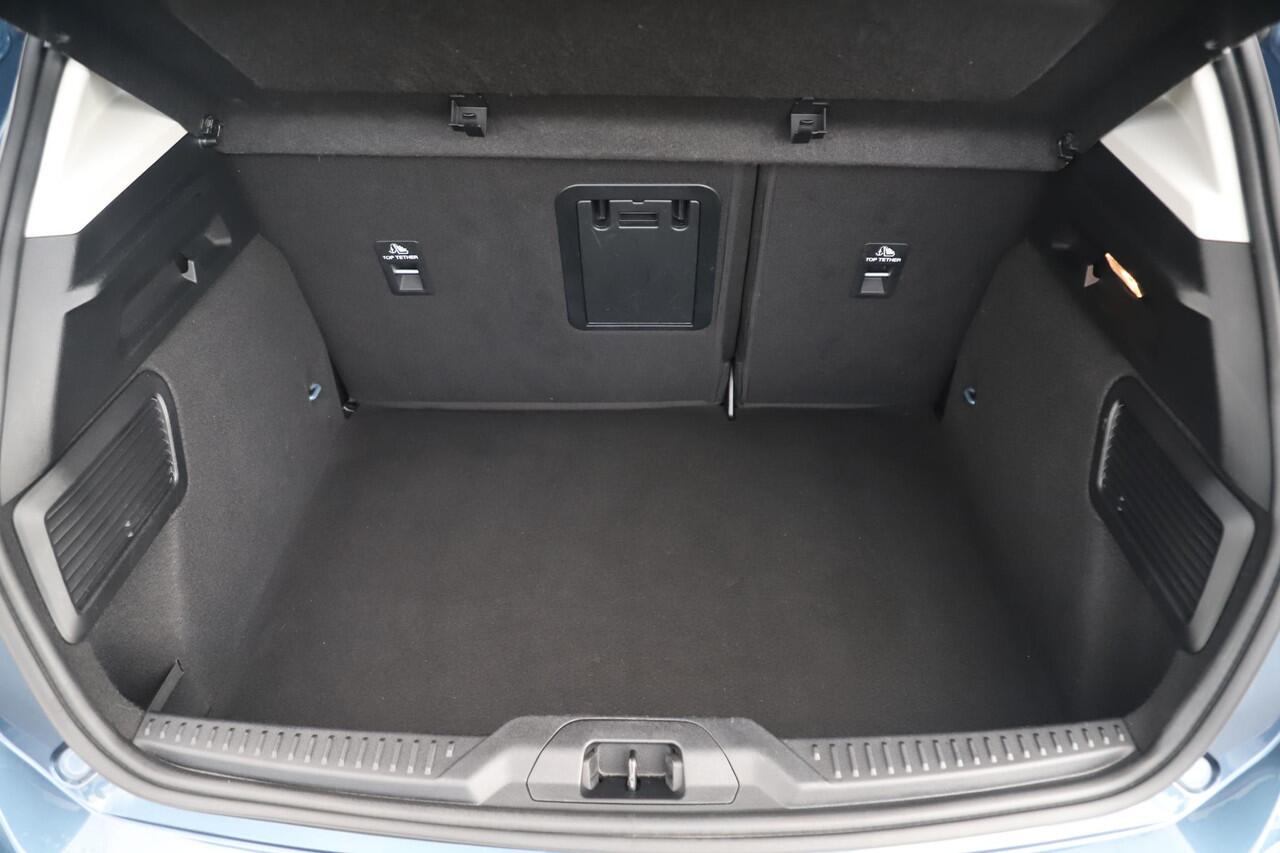 Ford FOCUS 1.0 EcoBoost Hybrid Titanium Style Winter Pack Keyless Navigatie Achteruitrijcamera Carplay Android Clima Stuur & Stoelverwarming All season banden!