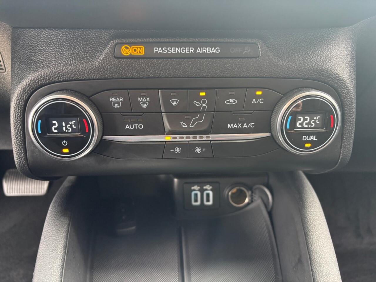 Ford FOCUS 1.0 ECOB.TITANIUM X BNS 125 PK AUTOMAAT NAVI AIRCO/ECC