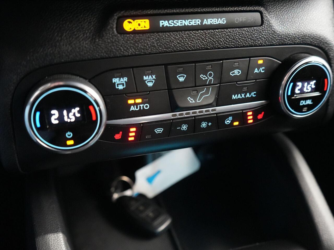 Ford FOCUS Wagon 1.0 EcoBoost Hybrid ST Line Business | Carplay | Winterpakket |