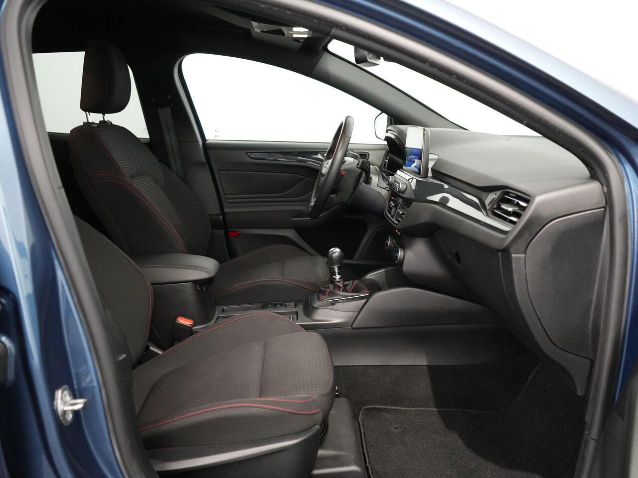 Ford FOCUS Wagon 1.0 EcoBoost Hybrid ST Line Business | Carplay | Winterpakket |