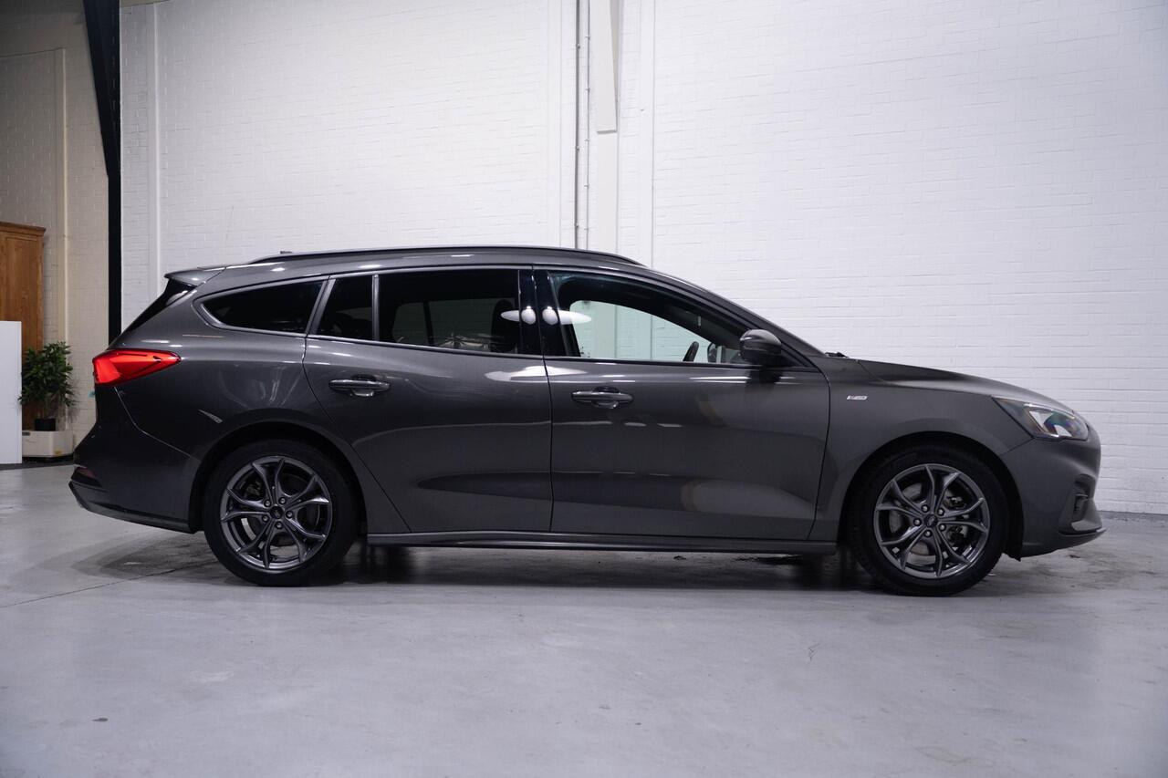 Ford FOCUS Wagon 1.0 EcoBoost Hybrid ST Line Business Apple Carplay Camera Winterpakket Led lichtpakket 1e Eig. NAP