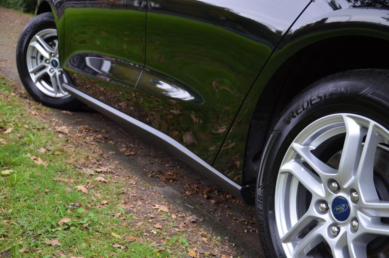 Ford FOCUS Wagon 1.0 EcoBoost Hybrid Trend Edition Business Navi/Airco/Pdc/Achteruitrijcamera/Trekhaak/Apple Carplay/Android Auto