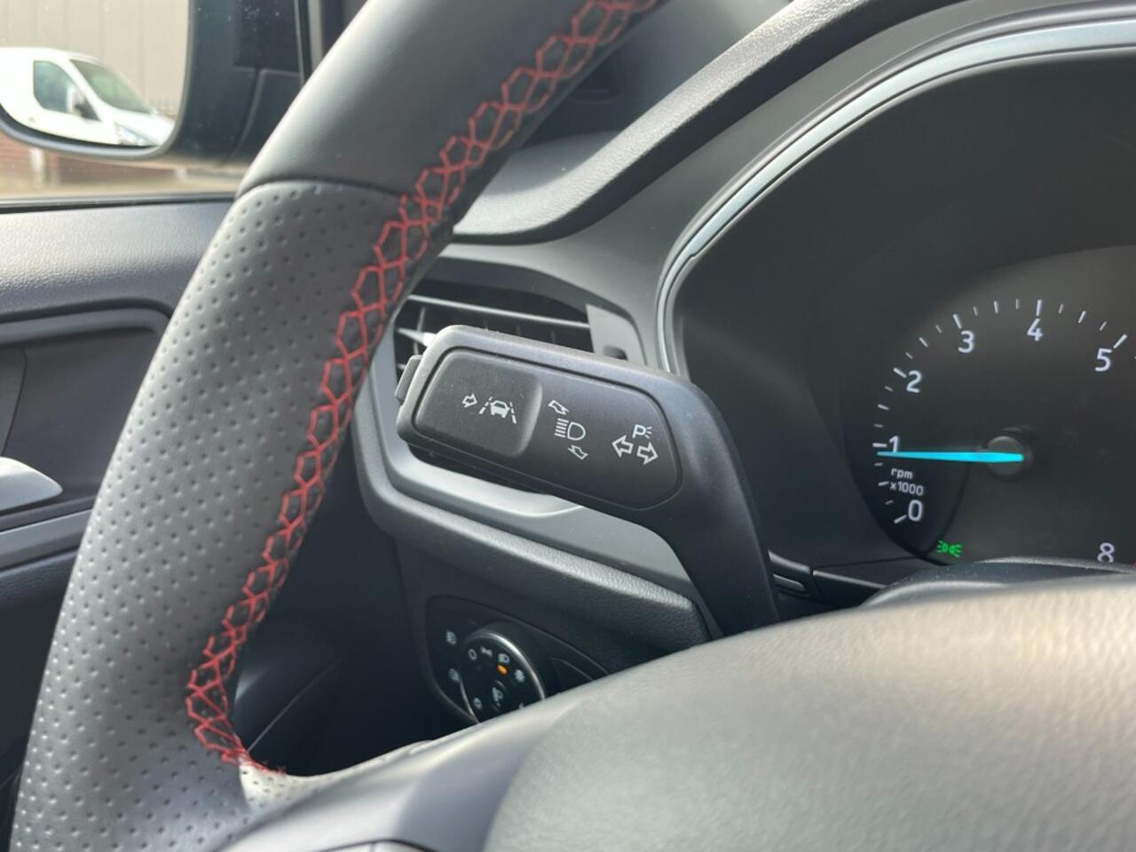 Ford FOCUS 1.0 Hybrid ST Line X 155 PK I Carplay I Stuur/Stoelver. I Camera