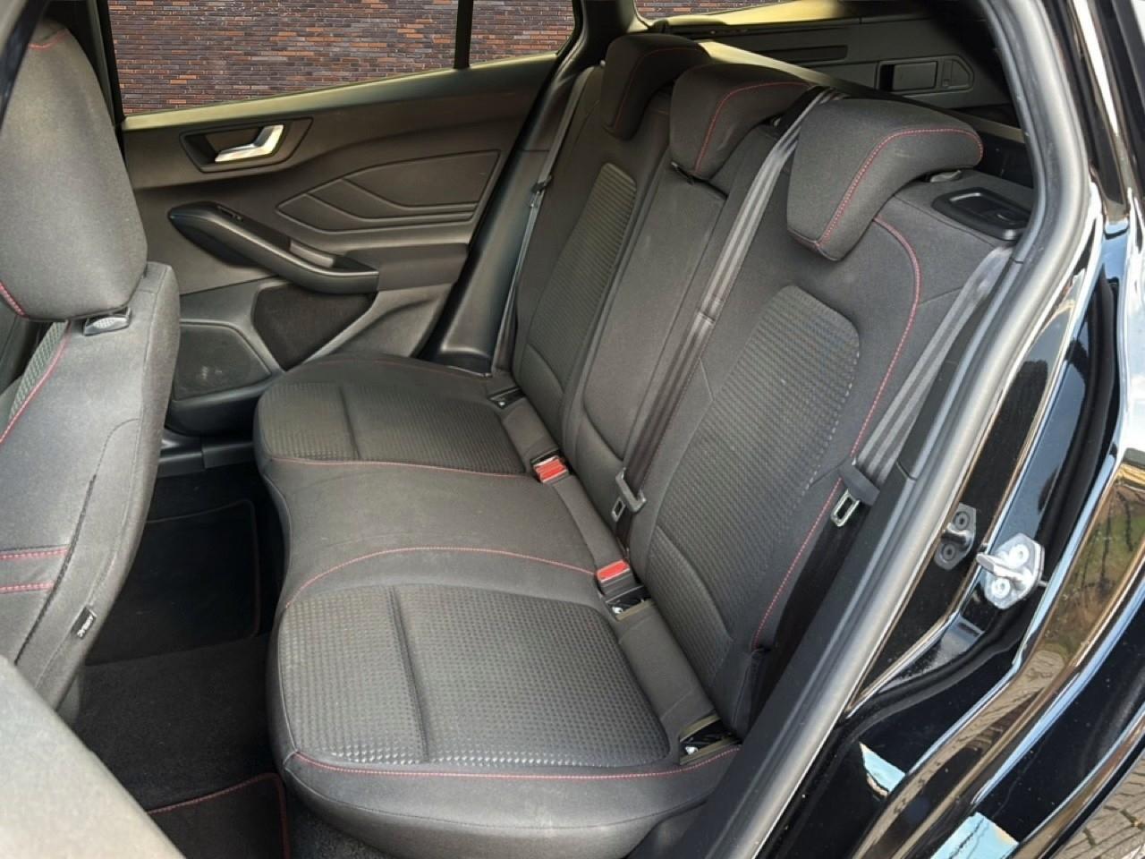 Ford FOCUS Wagon 1.5 150PK ST LINE ECC LED LMV NAVI