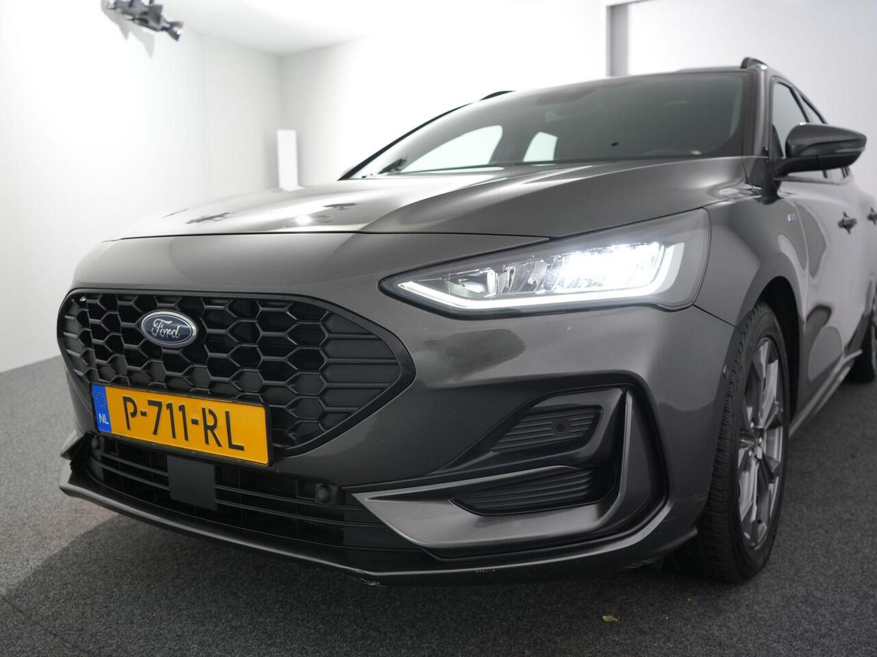 Ford FOCUS Wagon 1.0 EcoBoost Hybrid ST Line Style Facelift | Camera | Winterpakket | Carplay |