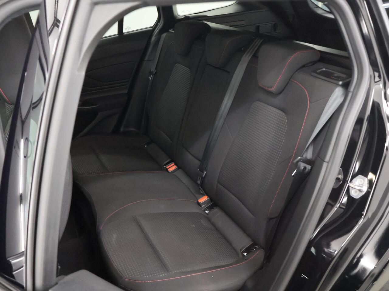 Ford FOCUS Wagon 1.0 EcoBoost Hybrid ST Line Style | Winterpakket | Parkeercamera | Navigatie | Climate Control | Cruise Control |