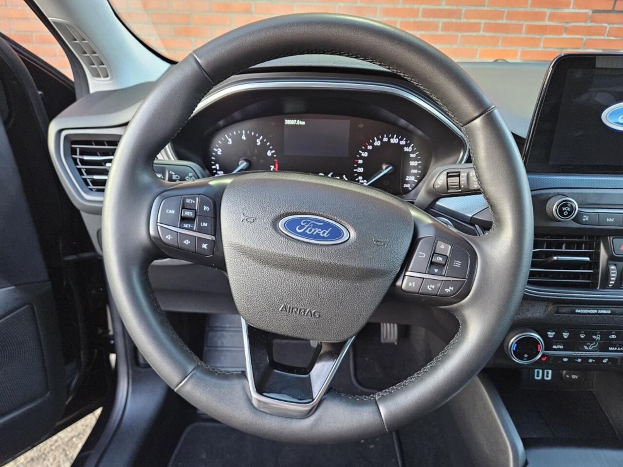 Ford FOCUS Wagon 1.0 EcoBoost 125PK Active Automaat Winterpack 17" Velgen Navigat